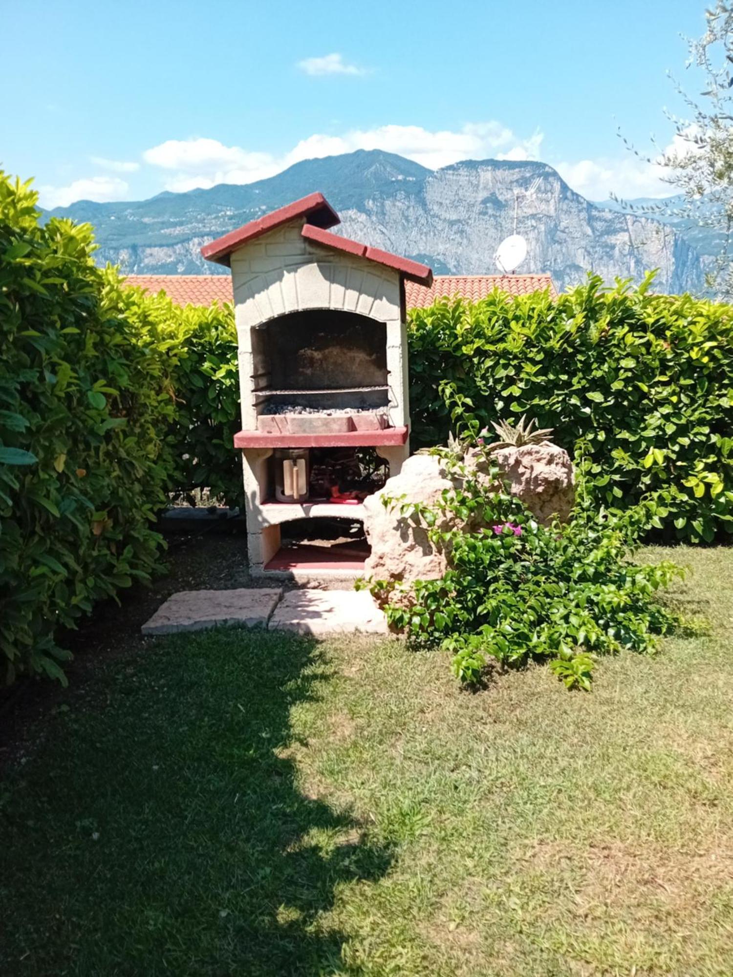 Villa Mimosa-Con Piscina E Vista Lago Brenzone sul Garda Exterior photo