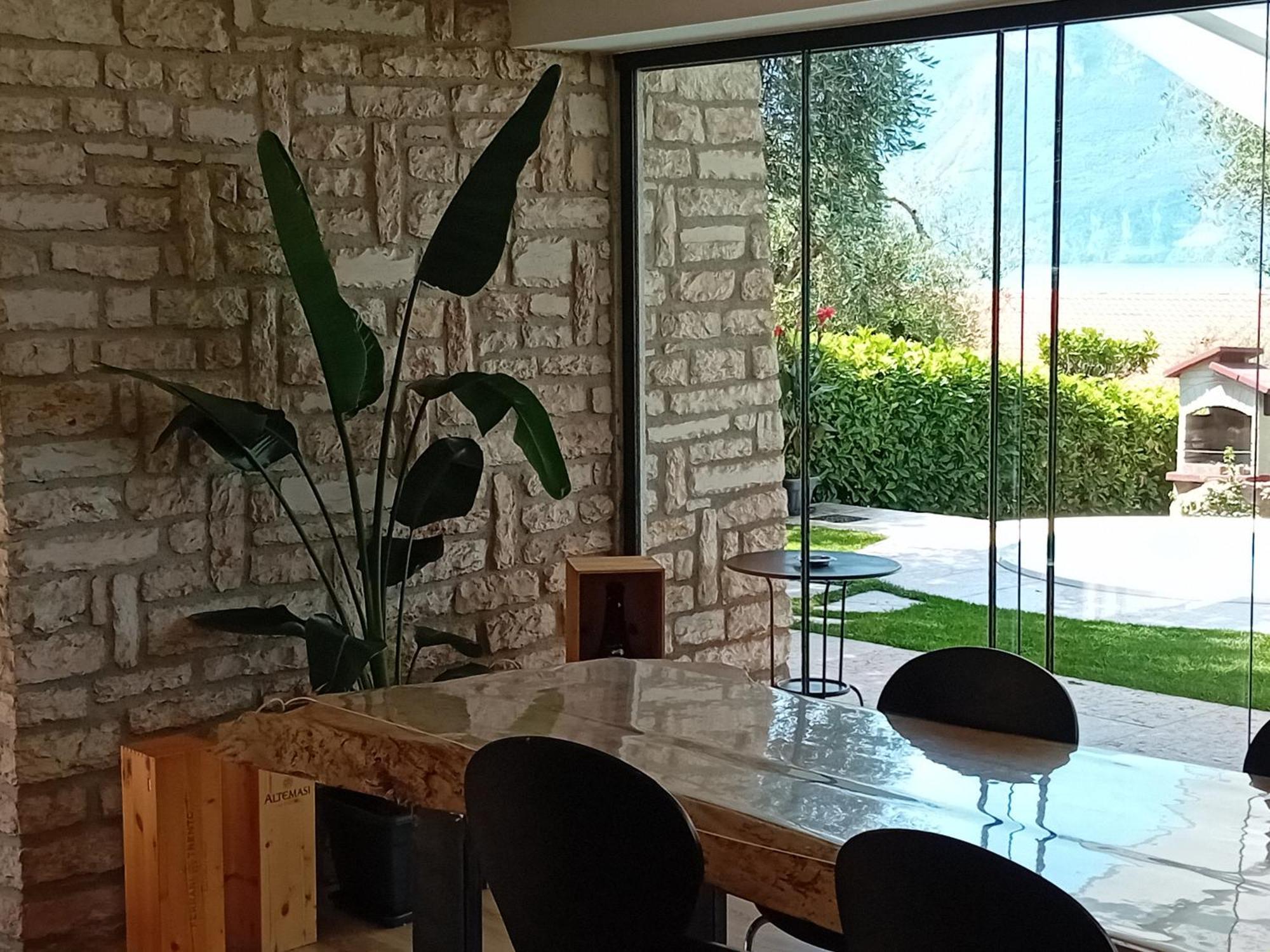 Villa Mimosa-Con Piscina E Vista Lago Brenzone sul Garda Exterior photo
